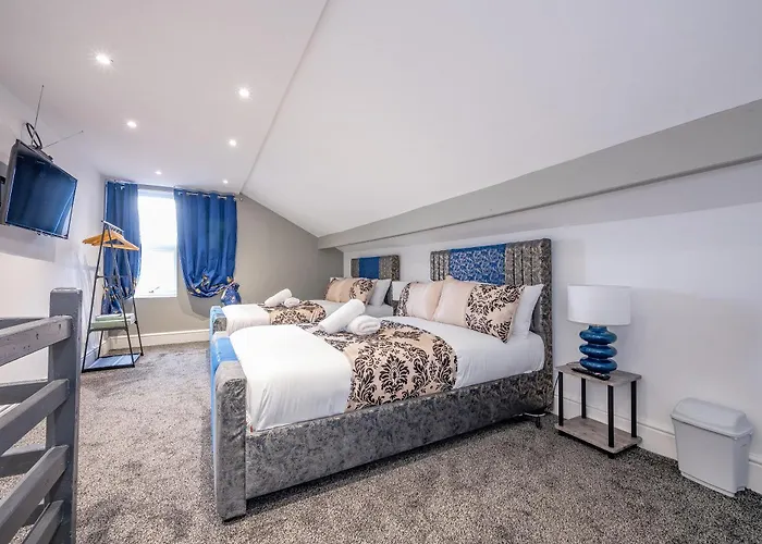 *Ra10W* For Your Most Relaxed & Cosy Stay + Free Parking + Free Fast Wifi *