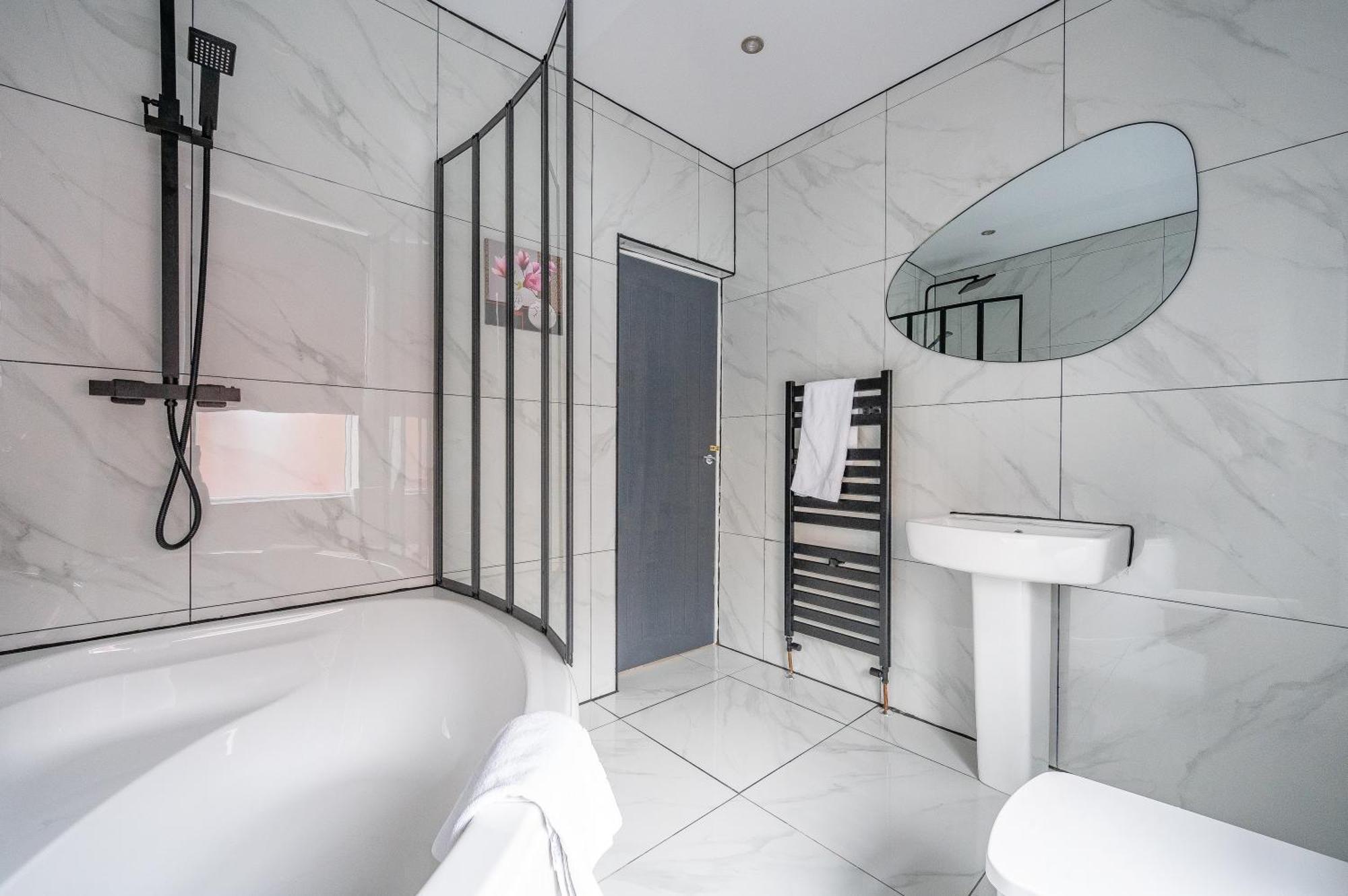 *ra10w* For Your Relaxed & Cosy + Free Parking + Free Fast Wifi * Leeds (West Yorkshire)